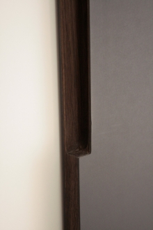 linoleum front with edge pull verticaly detail