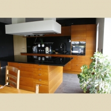 Kitchen with island badi veneered