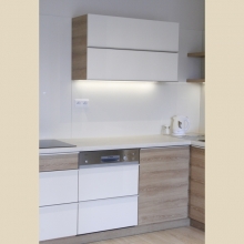 Linear kitchen wall cupboard